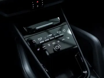 PORSCHE Cayenne E-Hybrid PDCC Bose HuD Matrix