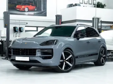 PORSCHE Cayenne E-Hybrid PDCC Bose HuD Matrix