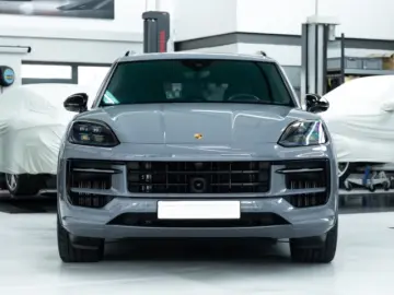 PORSCHE Cayenne E-Hybrid PDCC Bose HuD Matrix