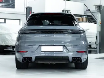 PORSCHE Cayenne E-Hybrid PDCC Bose HuD Matrix