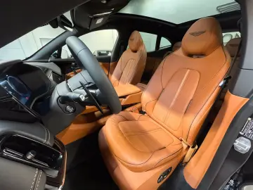 Aston Martin DBX 707 NEW INFOTAINMENT