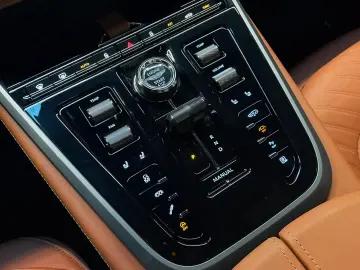 Aston Martin DBX 707 NEW INFOTAINMENT