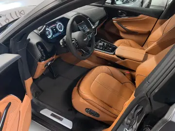 Aston Martin DBX 707 NEW INFOTAINMENT