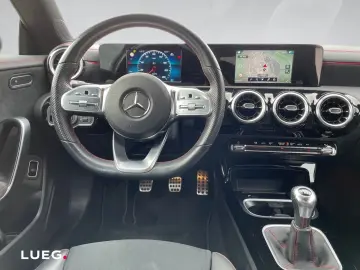 MERCEDES-BENZ CLA 200 d AMG LED INFOTAINMENT NAVIGATION