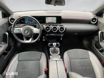 MERCEDES-BENZ CLA 200 d AMG LED INFOTAINMENT NAVIGATION