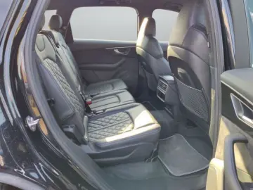 AUDI Q7 50 TDI quattro S line Luftfederung STHZ Navi