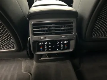 AUDI Q7 50 TDI qu S line tip Air Matrix Virtual Navi