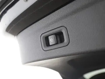 MERCEDES-BENZ GLE 350 d 4M AMG Night AHK