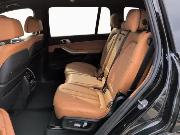 BMW X7 xDrive40i M SPORT DAPro 360  SKYLo