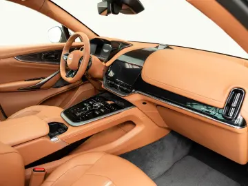 Aston Martin DBX 707 MY25