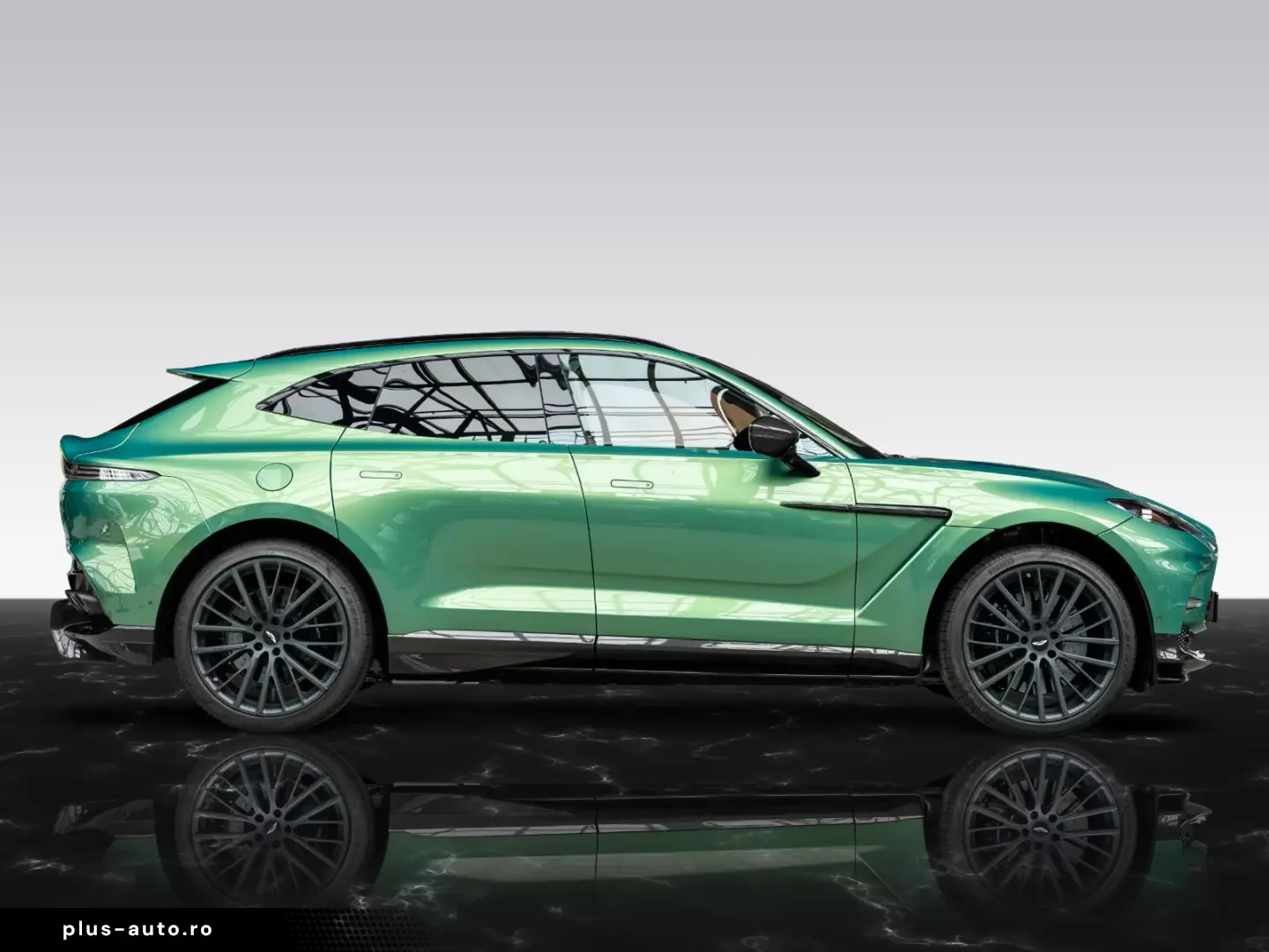 Aston Martin DBX 707 MY25