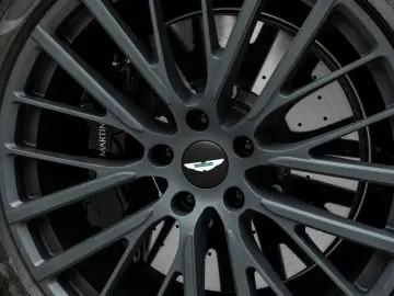 Aston Martin DBX 707 MY25