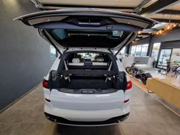 BMW X7 xDrive30d M Sport 7-Sitzer Pano Head Up