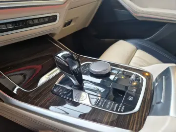 BMW X7 xDrive30d M Sport 7-Sitzer Pano Head Up