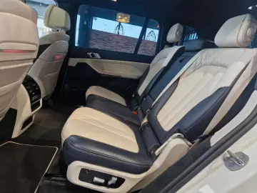 BMW X7 xDrive30d M Sport 7-Sitzer Pano Head Up