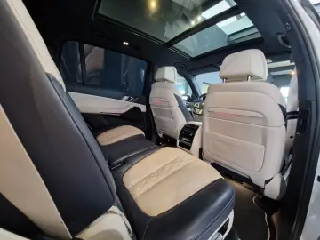 BMW X7 xDrive30d M Sport 7-Sitzer Pano Head Up