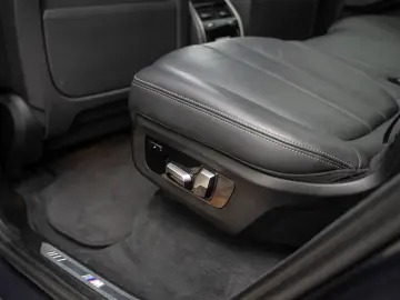 BMW X7 xDrive30d M Sport.AHK.Laser.22 Zoll