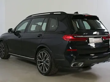 BMW X7 xDr. 40d M Sportpaket ACC AHK Laser 22Zoll Ni