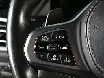 BMW X7 xDr. 40d M Sportpaket ACC AHK Laser 22Zoll Ni