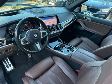 BMW X7 xDrive40i M-Sportpaket Panor. Fond-TV B&W 22