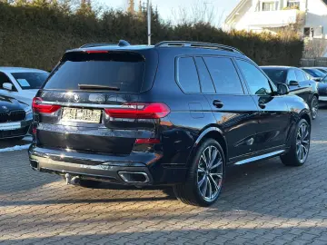 BMW X7 xDrive40i M-Sportpaket Panor. Fond-TV B&W 22