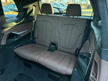 BMW X7 xDrive40i M-Sportpaket Panor. Fond-TV B&W 22