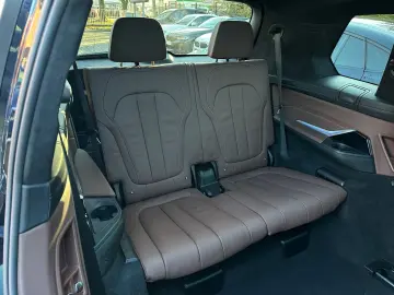 BMW X7 xDrive40i M-Sportpaket Panor. Fond-TV B&W 22