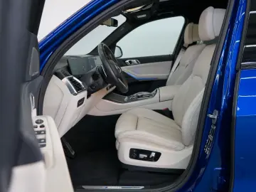 BMW X5 M60 i xDrive EXCLUSIV STHZ AHK PANO ACC MEGA!