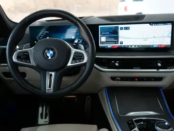 BMW X5 M60 i xDrive EXCLUSIV STHZ AHK PANO ACC MEGA!