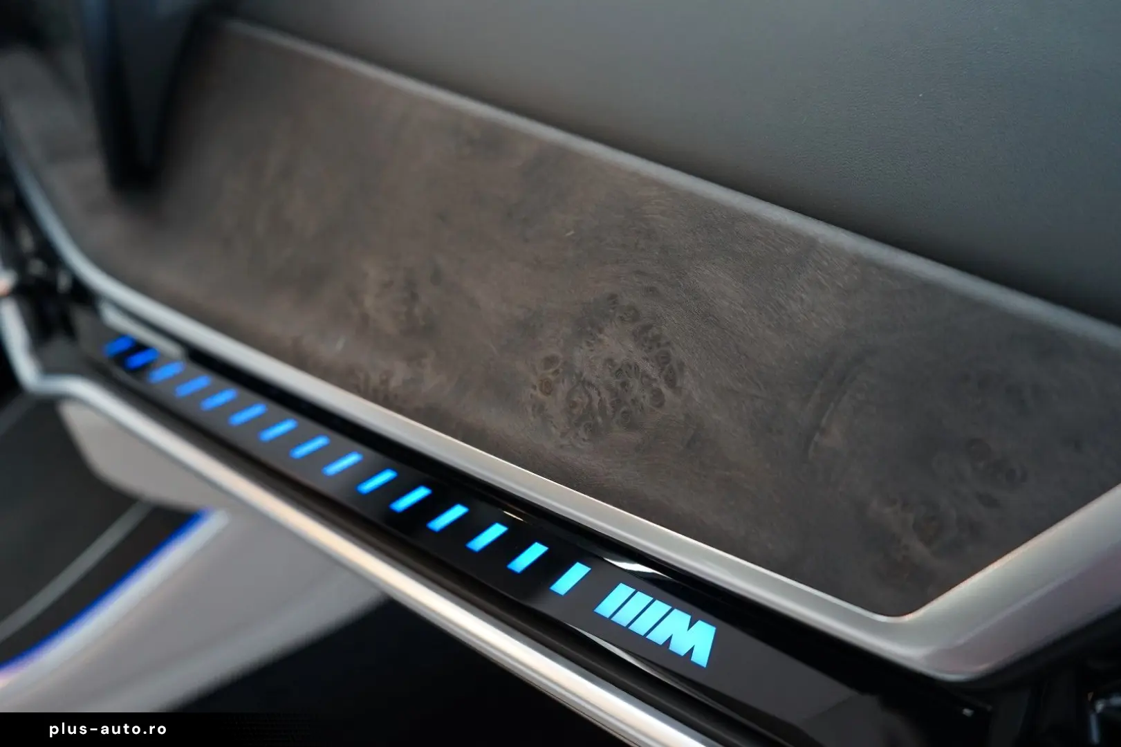 BMW X5 M60 i xDrive EXCLUSIV STHZ AHK PANO ACC MEGA!