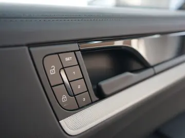 Porsche Cayenne Coupe E-Hybrid 360 -Kamera