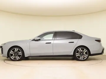 BMW 740d xDrive M Sport Pro ACC LED Pano HUD B&W