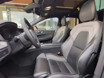 VOLVO XC60 Ultimate Dark AWD HUD AD Leder Digitales Co