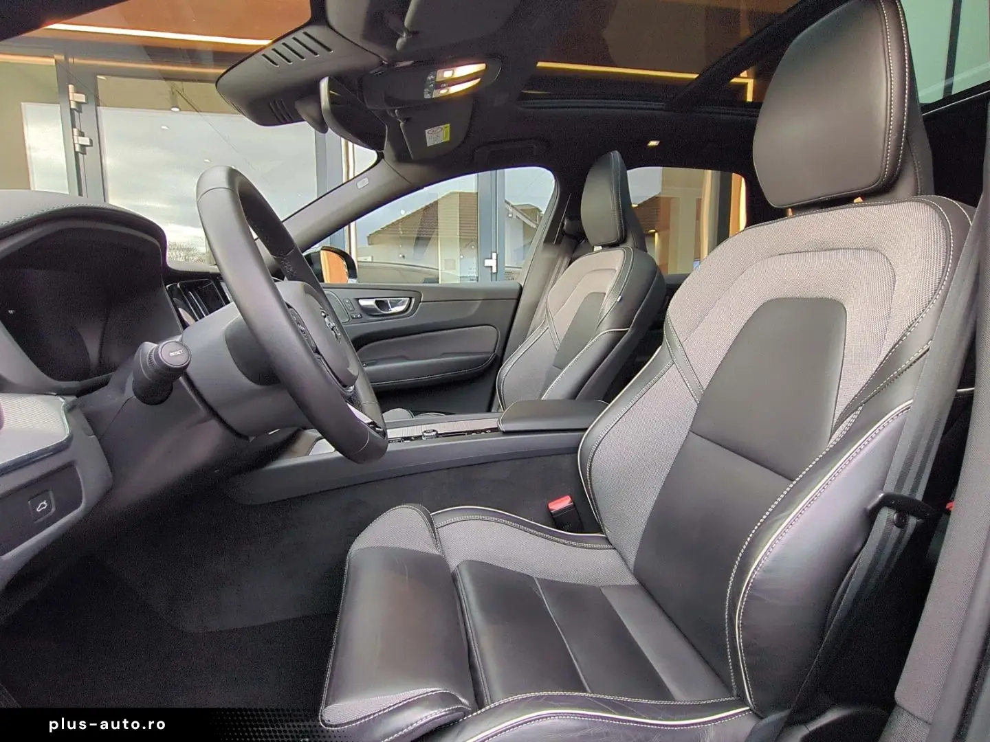 VOLVO XC60 Ultimate Dark AWD HUD AD Leder Digitales Co