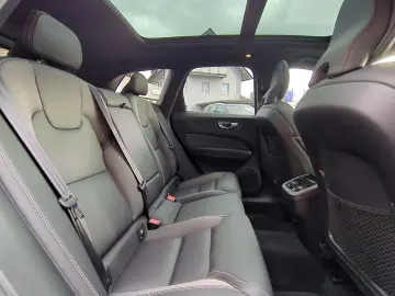 VOLVO XC60 Ultimate Dark AWD HUD AD Leder Digitales Co