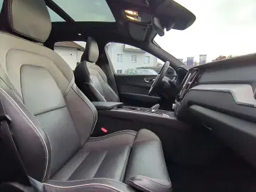 VOLVO XC60 Ultimate Dark AWD HUD AD Leder Digitales Co