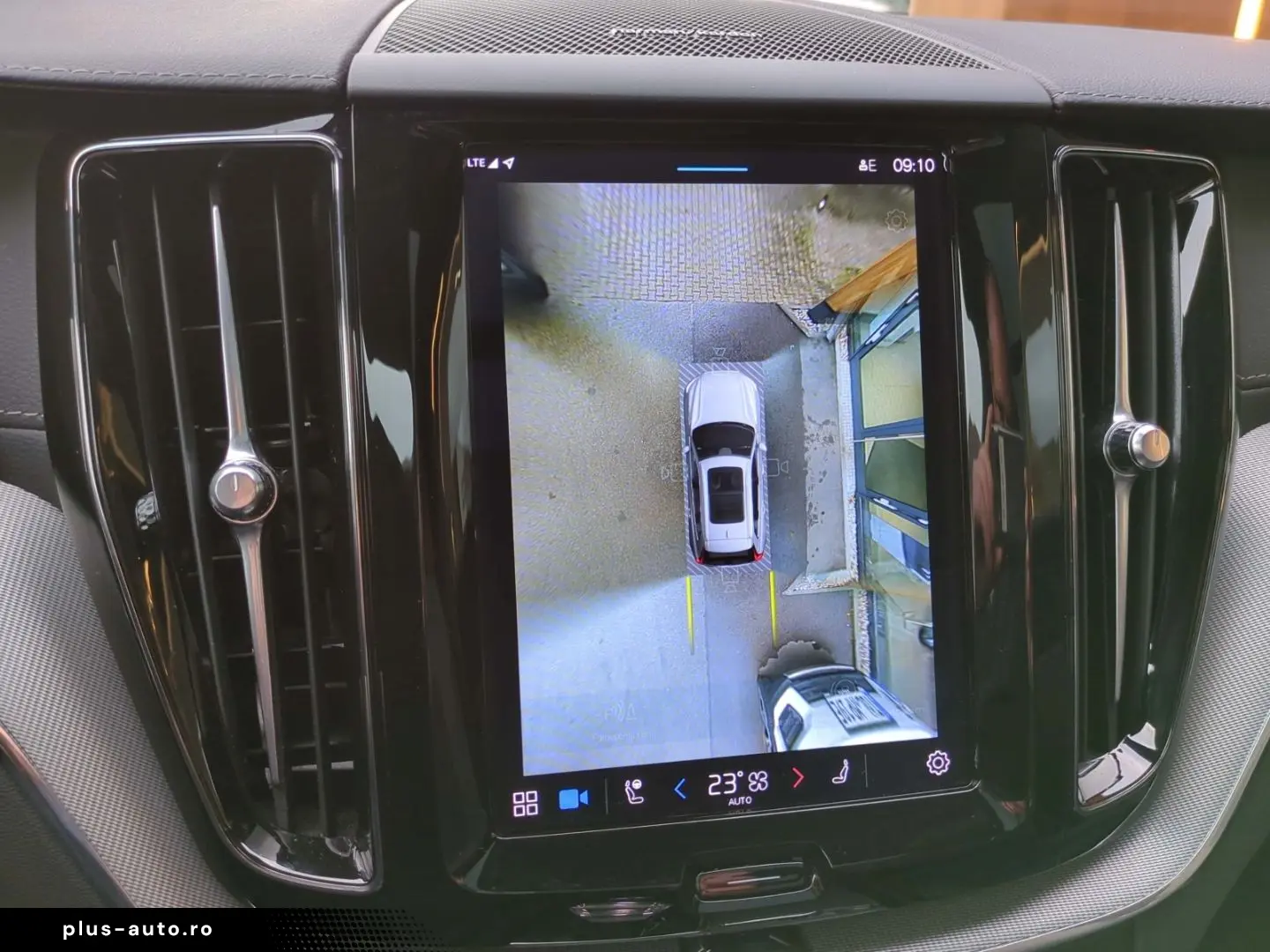 VOLVO XC60 Ultimate Dark AWD HUD AD Leder Digitales Co