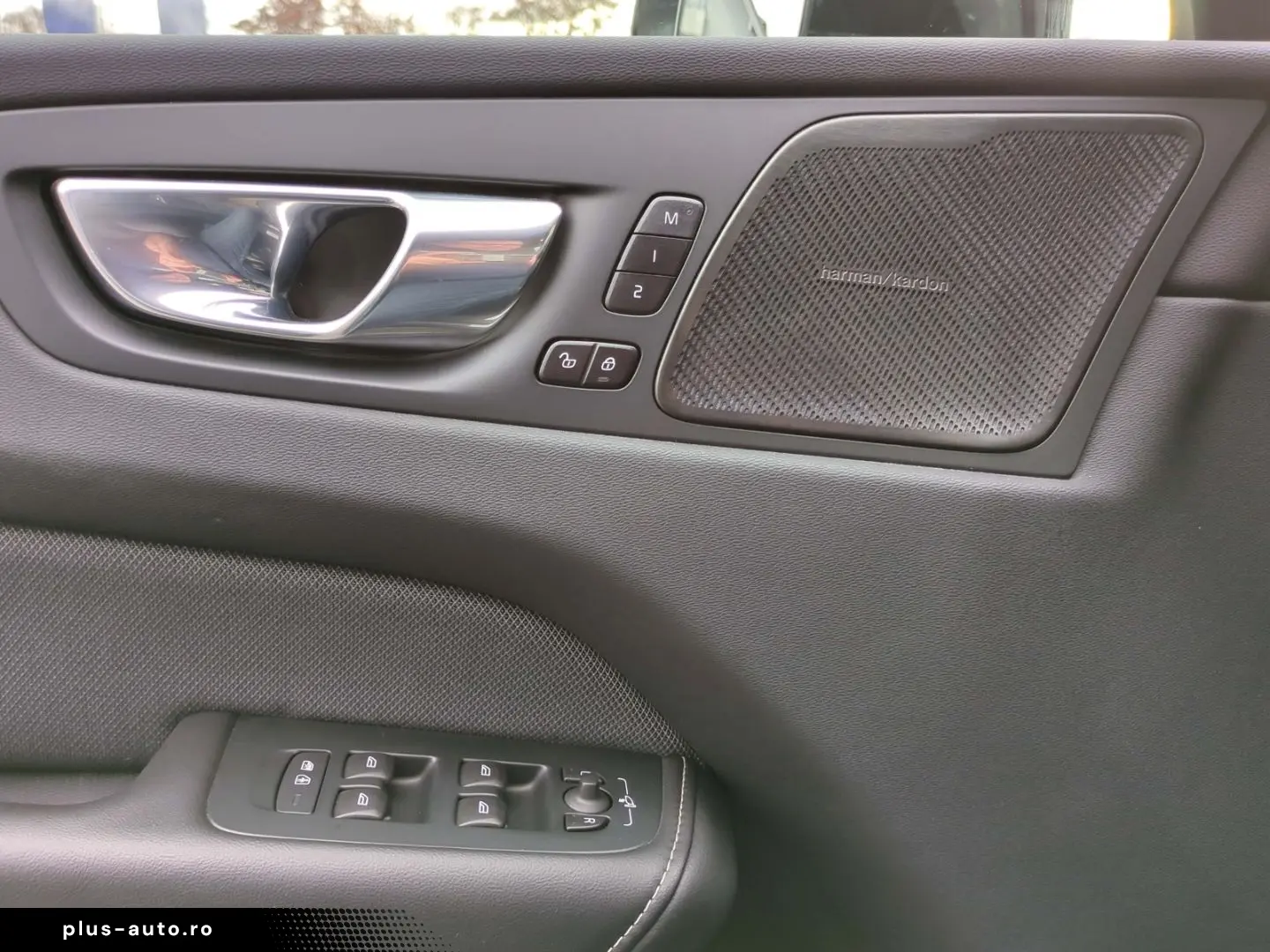 VOLVO XC60 Ultimate Dark AWD HUD AD Leder Digitales Co