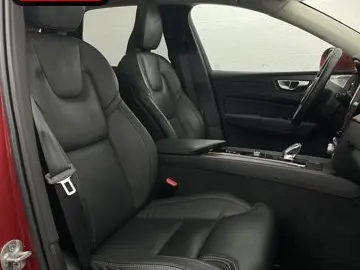 VOLVO XC60 B4 D AWD Ultimate Bright PANO AHK B&W LUFT