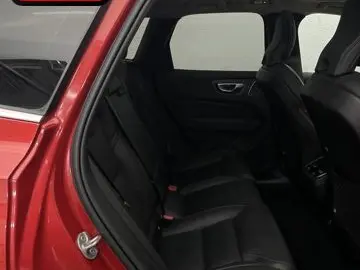 VOLVO XC60 B4 D AWD Ultimate Bright PANO AHK B&W LUFT