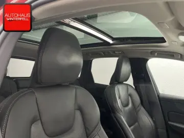 VOLVO XC60 B4 D AWD Ultimate Bright PANO AHK B&W LUFT