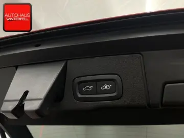 VOLVO XC60 B4 D AWD Ultimate Bright PANO AHK B&W LUFT