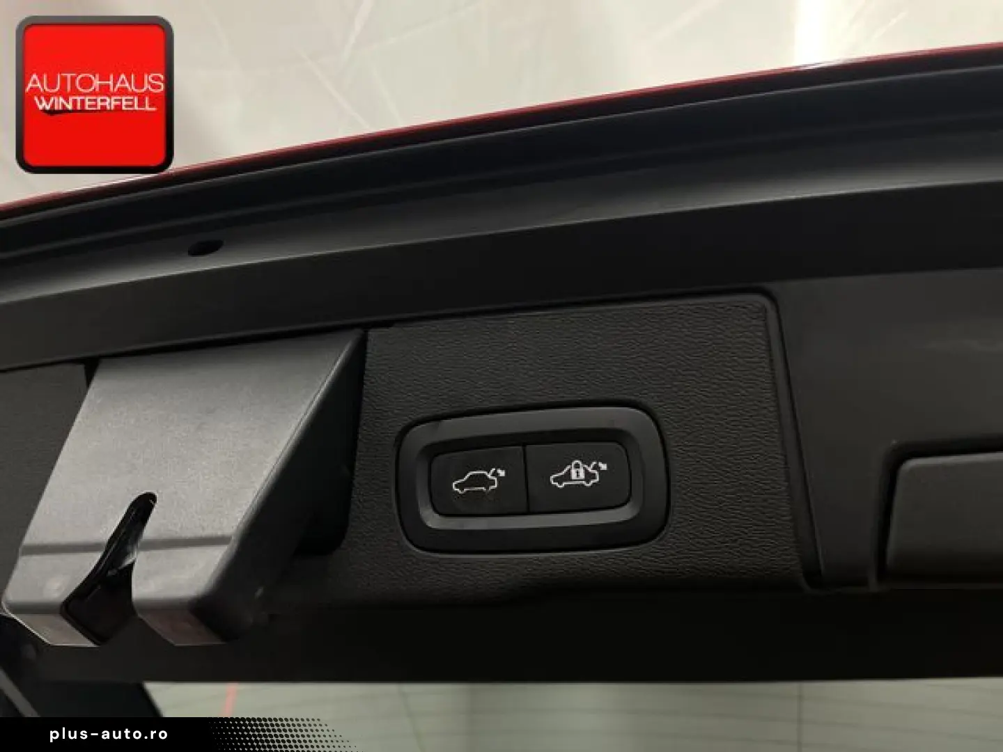 VOLVO XC60 B4 D AWD Ultimate Bright PANO AHK B&W LUFT