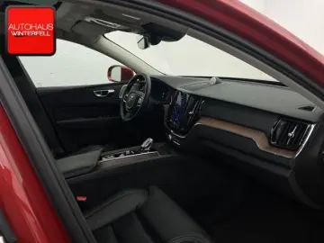 VOLVO XC60 B4 D AWD Ultimate Bright PANO AHK B&W LUFT