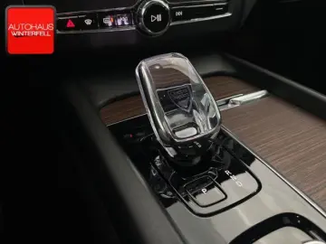 VOLVO XC60 B4 D AWD Ultimate Bright PANO AHK B&W LUFT