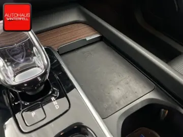 VOLVO XC60 B4 D AWD Ultimate Bright PANO AHK B&W LUFT