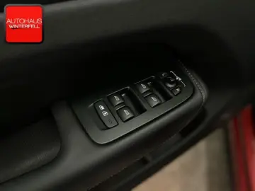 VOLVO XC60 B4 D AWD Ultimate Bright PANO AHK B&W LUFT