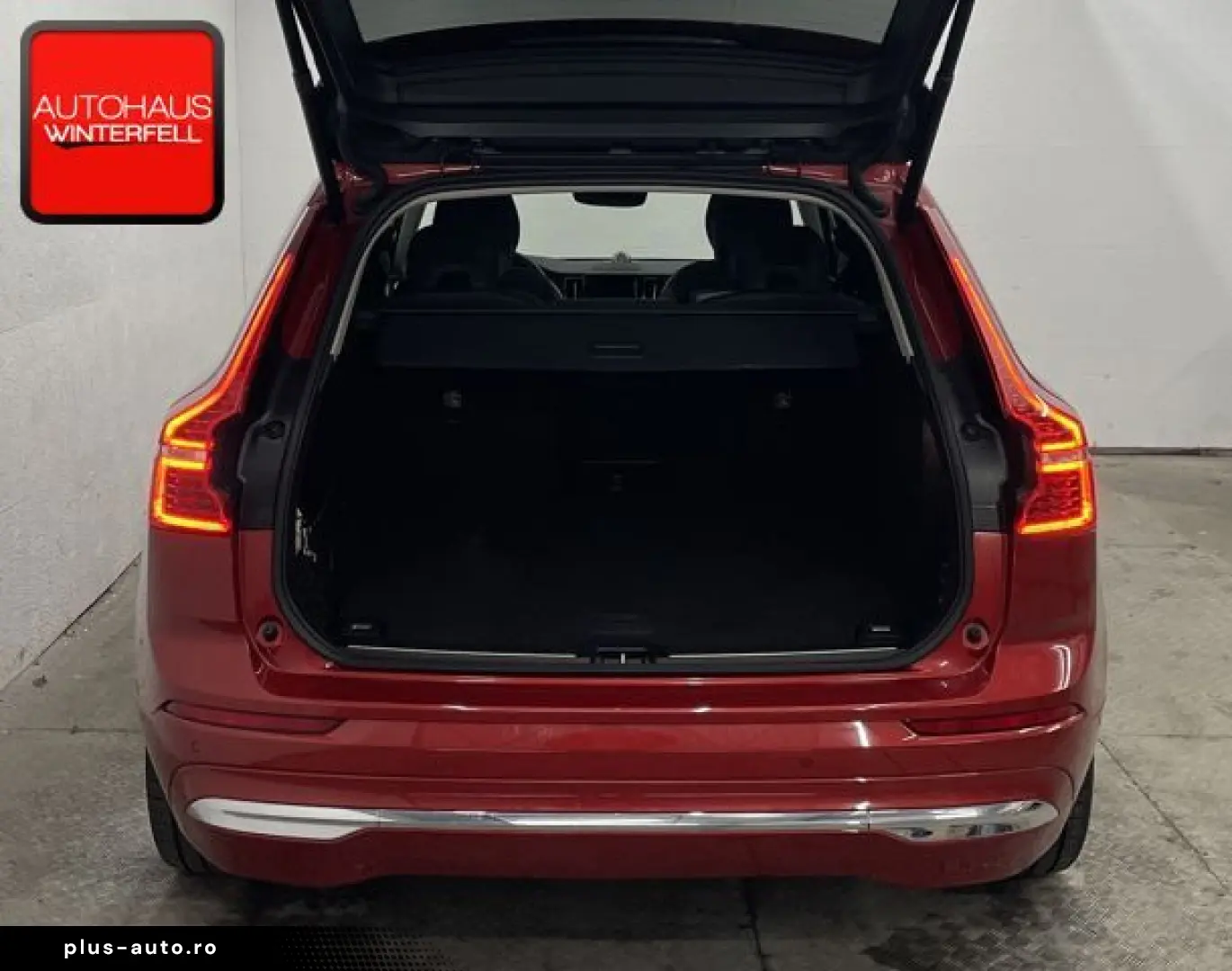 VOLVO XC60 B4 D AWD Ultimate Bright PANO AHK B&W LUFT