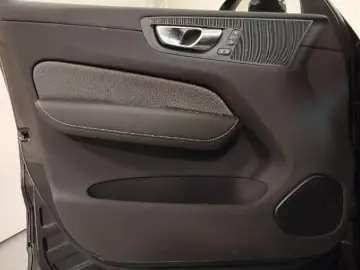 VOLVO XC60 Plus Black Edition Plug-In Hybrid