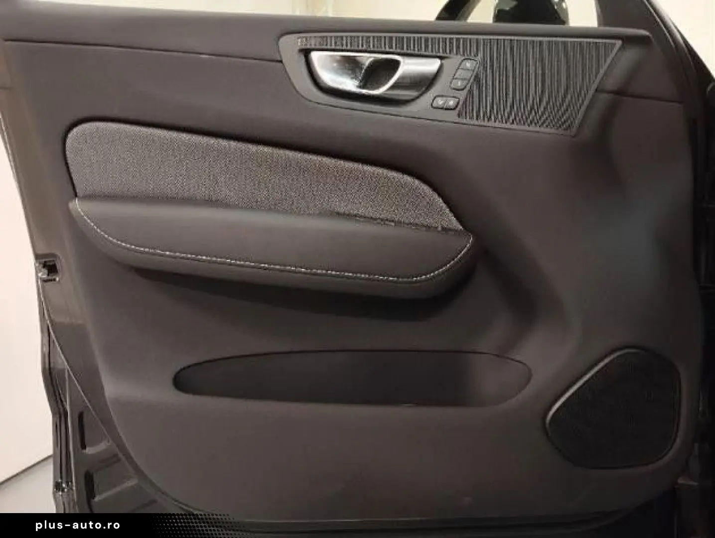 VOLVO XC60 Plus Black Edition Plug-In Hybrid